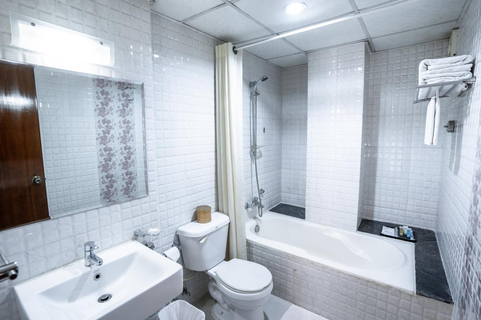 The Luxe Inn Boutique Hotel Катманду Экстерьер фото