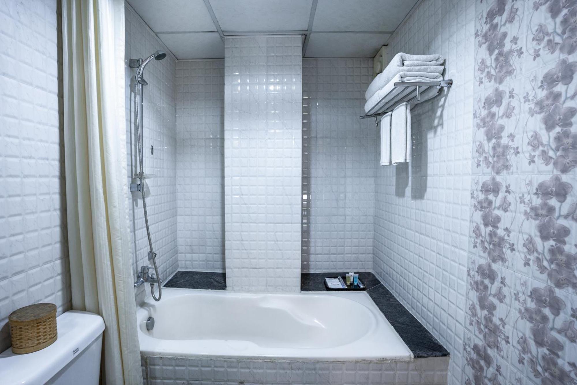 The Luxe Inn Boutique Hotel Катманду Экстерьер фото